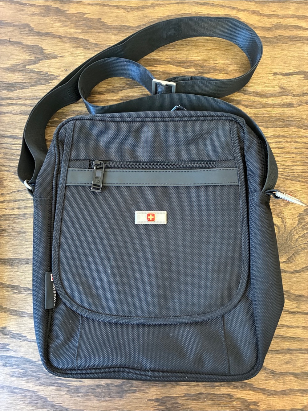 SwissWinn travel bag